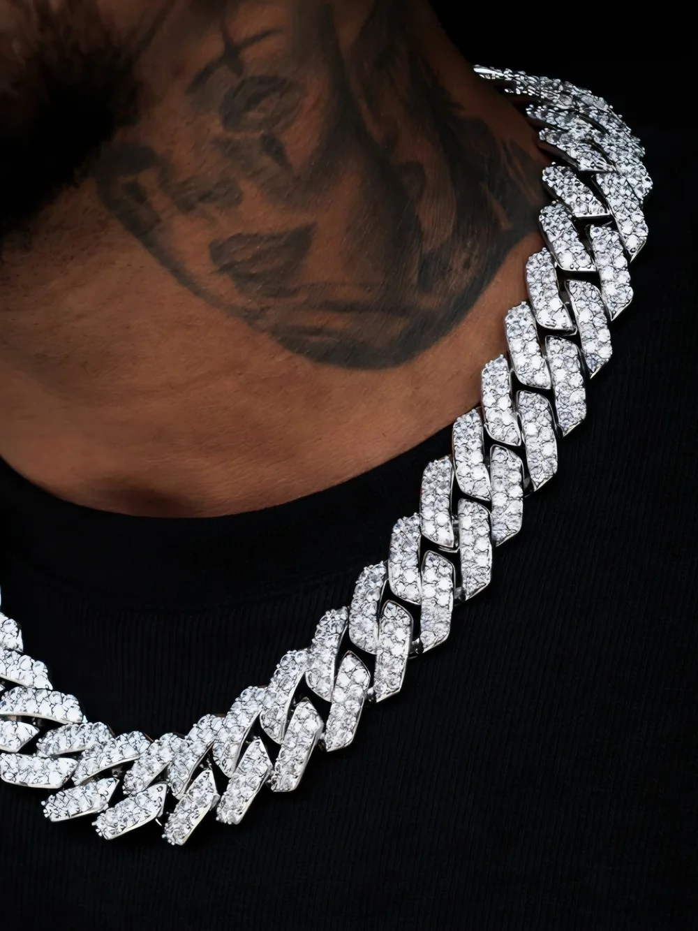 Iced Out GLD Diamond Prong Link Chain in White Gold - 25mm / 22